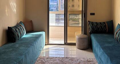 Lavillette 2-bedroom apartment with WiFi in Casablanca . Clean and quiet .