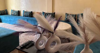 Lavillette 2-bedroom apartment with WiFi in Casablanca . Clean and quiet .