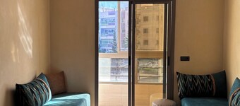 Lavillette 2-bedroom apartment with WiFi in Casablanca . Clean and quiet . 