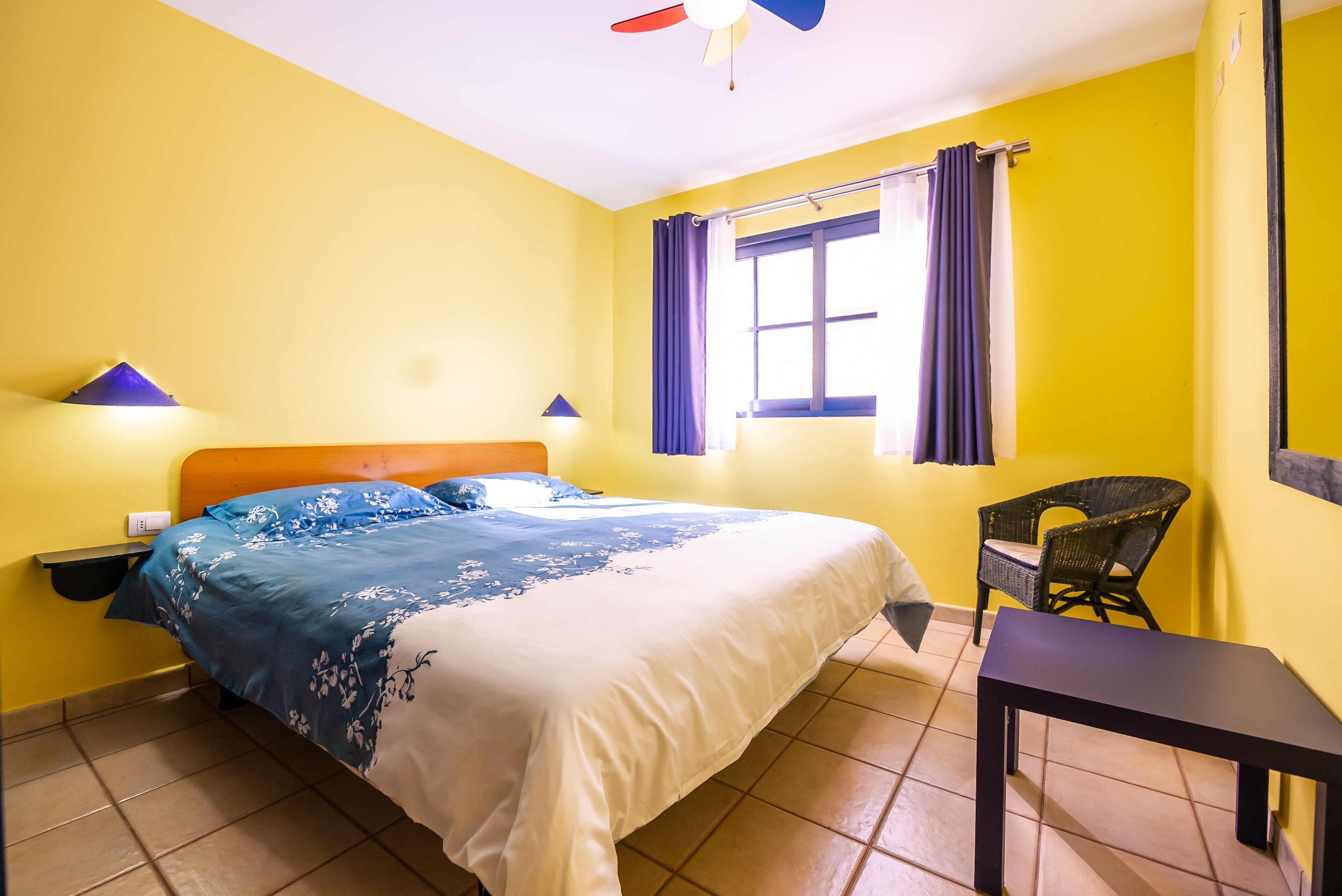1 slaapkamer, een strijkplank/strijkijzer, gratis wifi, beddengoed