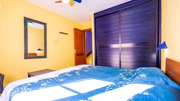 1 chambre, fer et planche Ă repasser, Wi-Fi gratuit, draps fournis