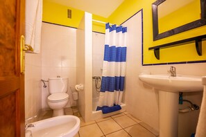 Douche, serviettes fournies