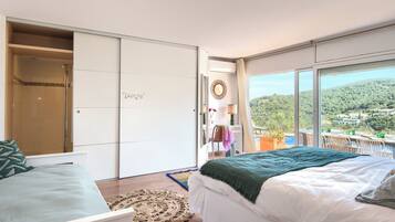 4 Schlafzimmer, Bügeleisen/Bügelbrett, kostenloses WLAN, Bettwäsche