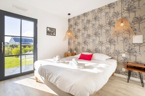 4 bedrooms, iron/ironing board, free WiFi, bed sheets