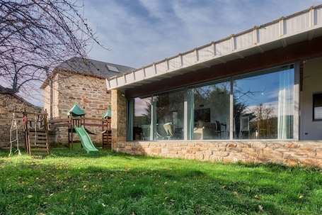 Children's area. Country House 'Marel' with Mountain View, Wi-Fi and Air Conditioning