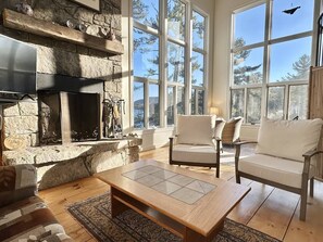 TV - 4 BR Waterfront Unique House + Dock! [Osprey Cove] (Mount Desert)