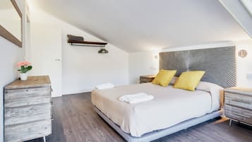 3 slaapkamers, een strijkplank/strijkijzer, gratis wifi, beddengoed