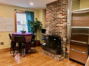 Dining - NEW LISTING! Fun and Fabulous Trinity Home with Deck in Center City (Philadelphia)