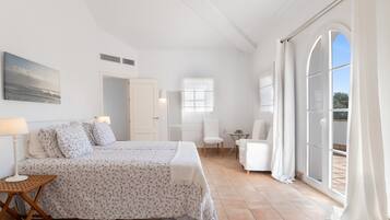 5 dormitorios, tabla de planchar con plancha, wifi gratis y ropa de cama