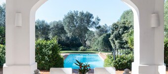 Villa 'Eagle' with Private Pool, Wi-Fi and Air Conditioning