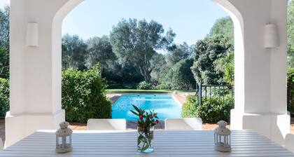 Villa 'Eagle' with Private Pool, Wi-Fi and Air Conditioning