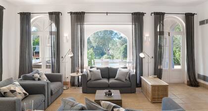 Villa 'Eagle' avec piscine privée, Wi-Fi et climatisation