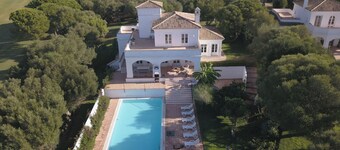 Holiday Home 'Albatros' with Private Pool, Wi-Fi and Air Conditioning