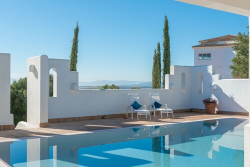 Villa 'Muscari' with private pool, Wi-Fi and air conditioning