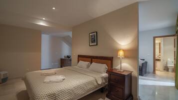 3 soverom, strykejern/-brett, wi-fi (inkludert) og sengetøy