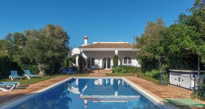 Maison de vacances 'Iris' avec piscine privée, Wi-Fi et climatisation