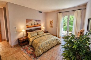 3 habitaciones, tabla de planchar con plancha y wifi gratis 