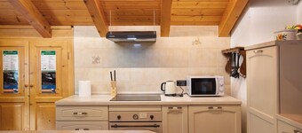 Villa 'A 30 Minuti Da Courmayeur' with Mountain View, Terrace and Wi-Fi