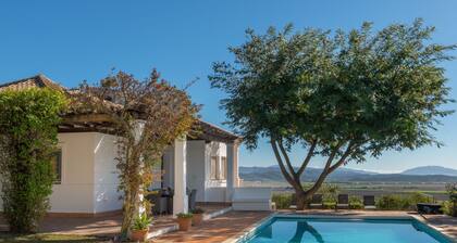 Holiday Home 'Dalia' with Private Pool, Wi-Fi and Air Conditioning