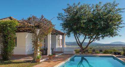 Holiday Home 'Dalia' with Private Pool, Wi-Fi and Air Conditioning