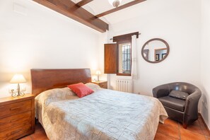 2 habitaciones, tabla de planchar con plancha y wifi gratis 