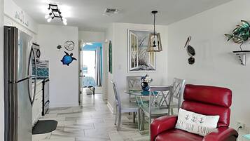 Condo (1 Bedroom) | Property amenity