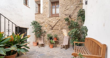 Landhaus 'Cueva Del Gollisno' mit Bergblick und Wi-Fi
