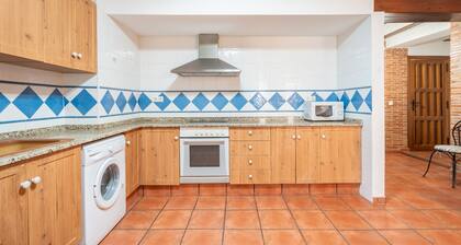 Country House 'Cueva Del Gollisno' with Mountain View and Wi-Fi