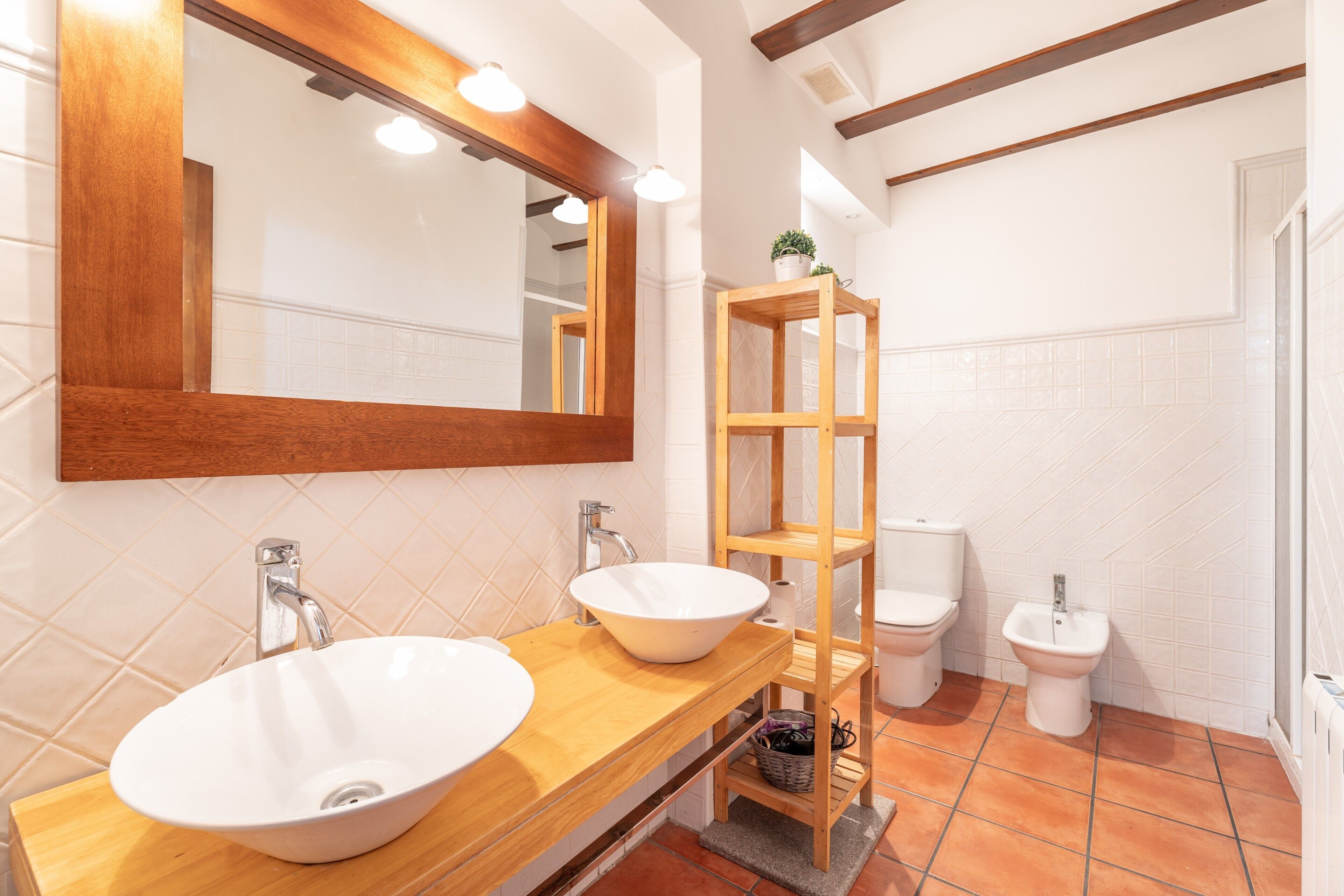 シャワー、ヘアドライヤー、タオル