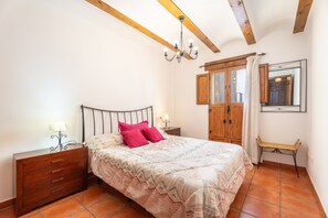 3 makuuhuonetta, ilmainen Wi-Fi, vuodevaatteet