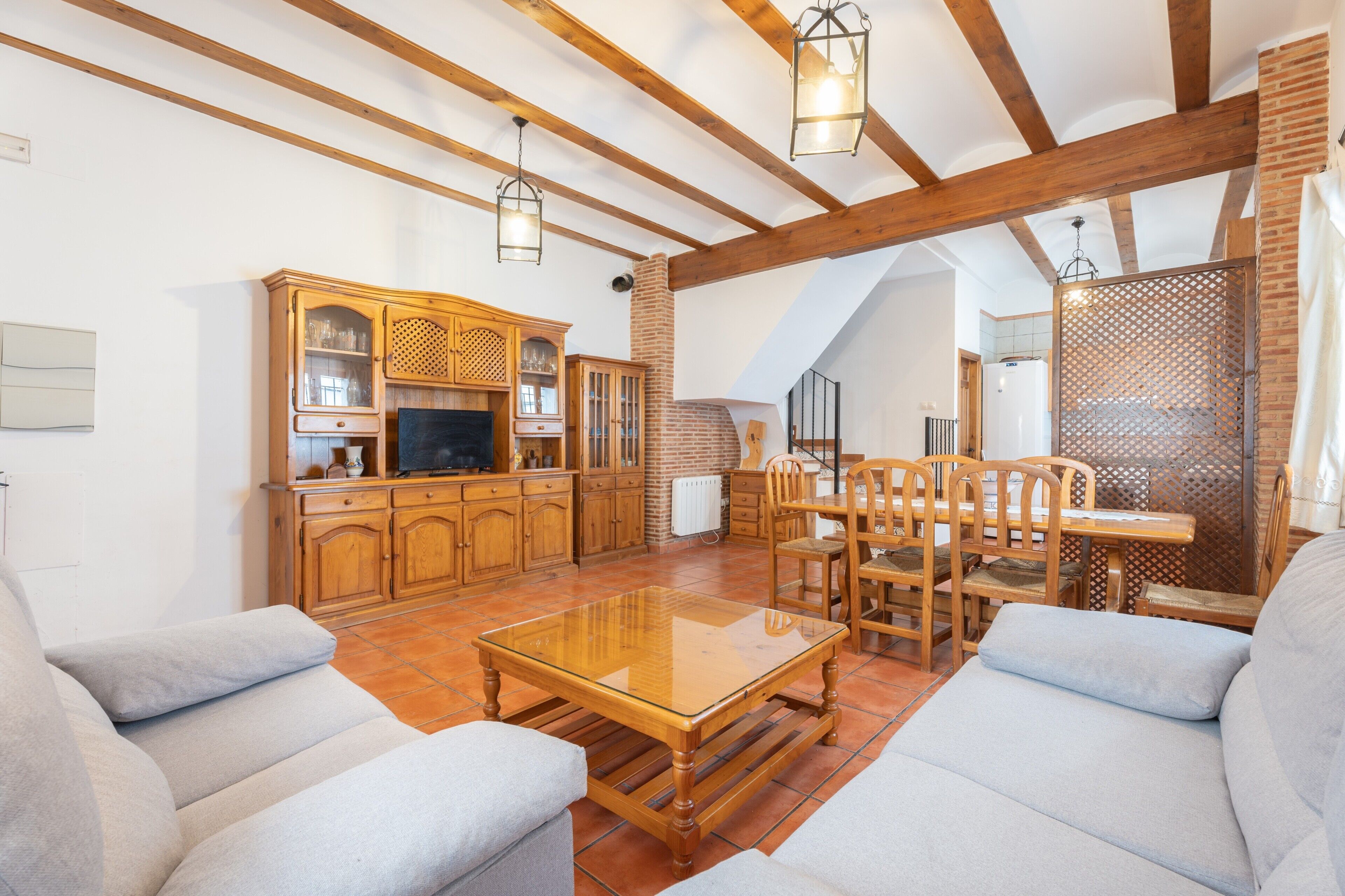 Televisie en een open haard