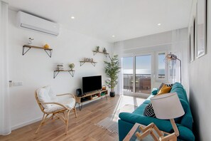 TV - Apartment 'Varanda Do Sol' with Sea View, Wi-Fi and Air Conditioning (Monte Gordo)