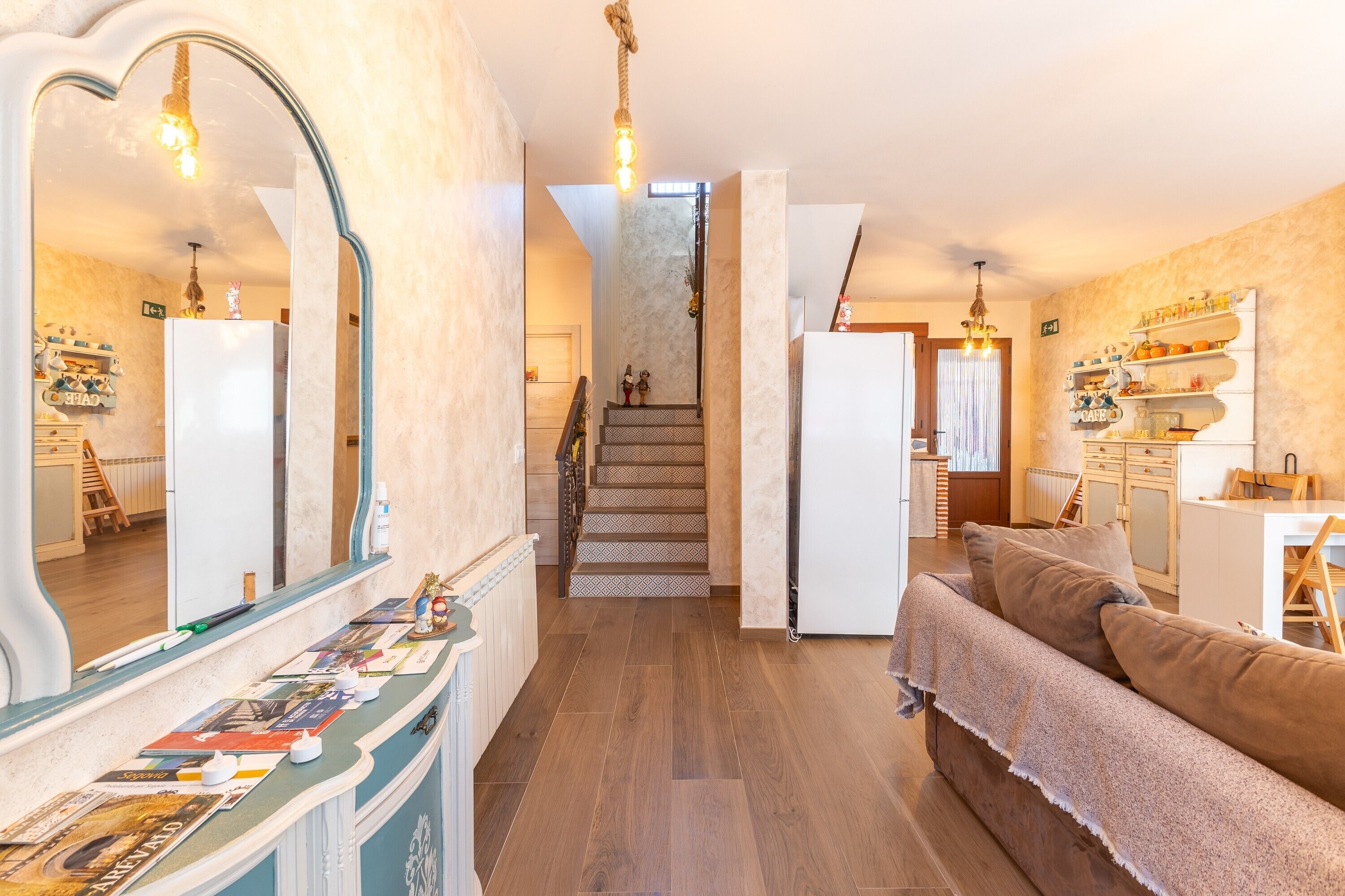 المنشأة من الداخل