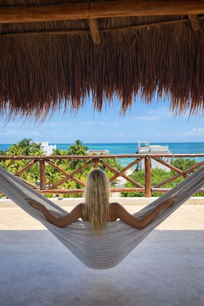 Charming Island Escape • Steps from the Beach • Tranquil Stay in Holbox • Mexico