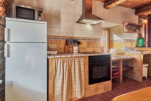 Micro-ondes, four, plaque de cuisson, lave-vaisselle