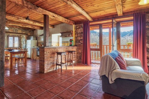 Country House 'Mirador De Babia I' with Wi-Fi