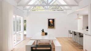 Dining - Sunbather - Merricks Beach (Merricks Beach)