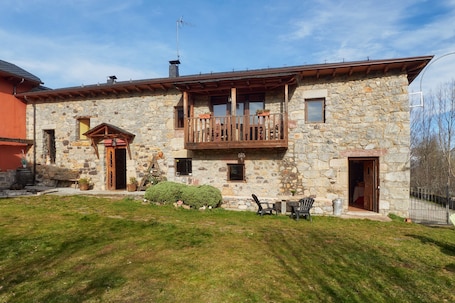 外観. Mirador de Babia II Rural House with Views of Babia Natural Park