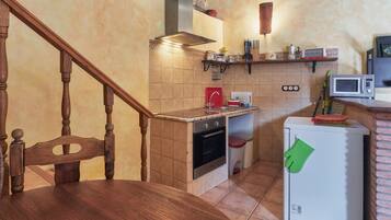 Microondas, horno, placa de cocina, lavavajillas