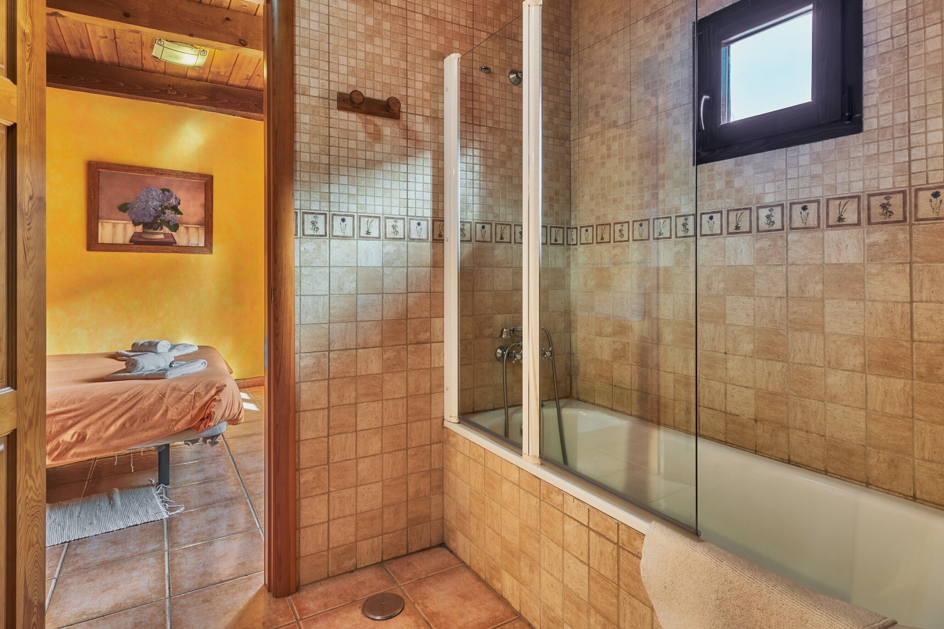 Shower, towels