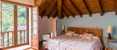 5 chambres, fer et planche à repasser, Wi-Fi gratuit, draps fournis