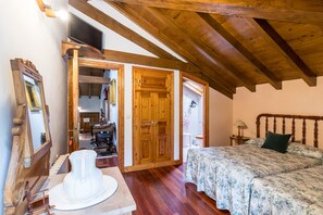 5 bedrooms, iron/ironing board, free WiFi, bed sheets - Country House 'El Agero' with Mountain Views, Private Terrace and Wi-Fi (Cantabria)