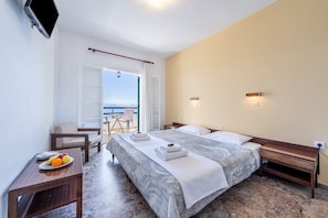 1 bedroom, iron/ironing board, free WiFi, bed sheets - Room 'Sea View 1' with Private Terrace, Wi-Fi and Air Conditioning (Corfu)