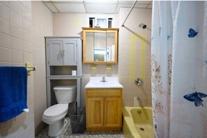 Handtücher, Seife, Toilettenpapier