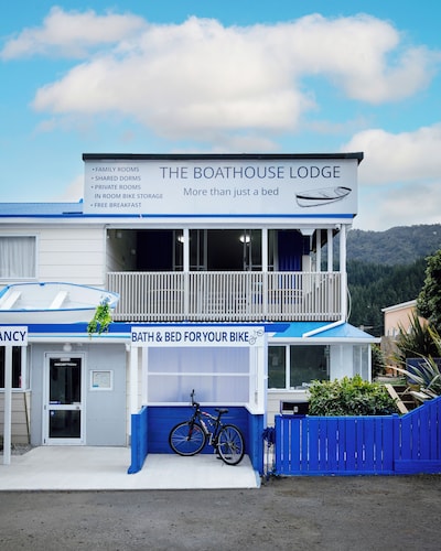 The Boathouse Lodge