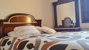 3 bedrooms, free WiFi, bed sheets