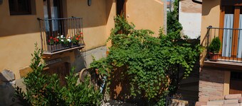 Rural House 'La Viña 3' with Shared Terrace, Shared Garden and Wi-Fi