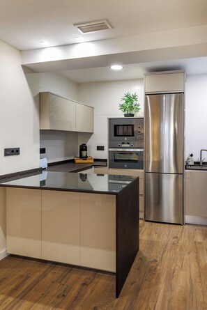 Fridge, microwave, oven, stovetop