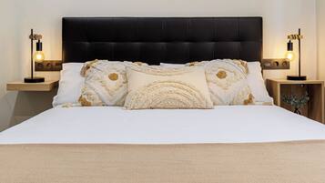 3 slaapkamers, een strijkplank/strijkijzer, gratis wifi, beddengoed