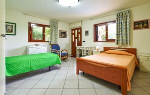 2 bedrooms, travel cot, free WiFi, bed sheets - Cozy apartment in Trecastagni with swimming pool (Trecastagni)